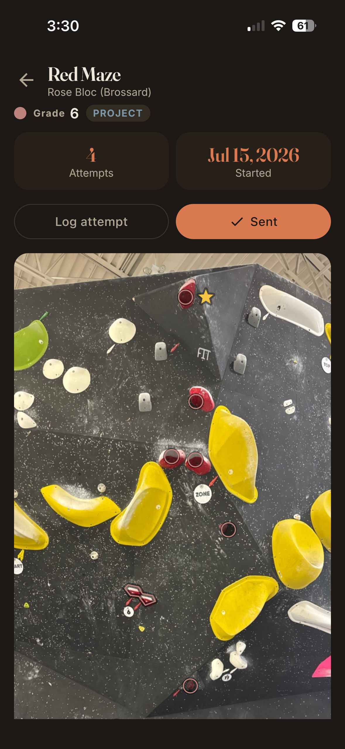 Sendlog’s Red Maze project screen with four attempts, a Log attempt button, a Sent button, and a photo highlighting the route.